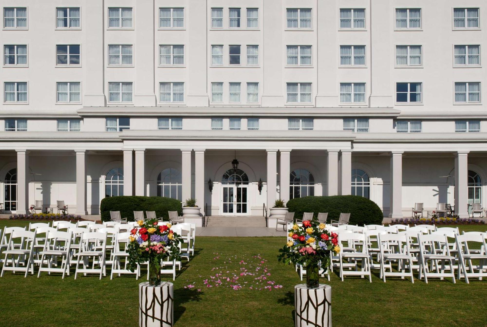Hilton Atlanta/Marietta Hotel & Conference Center Exterior photo