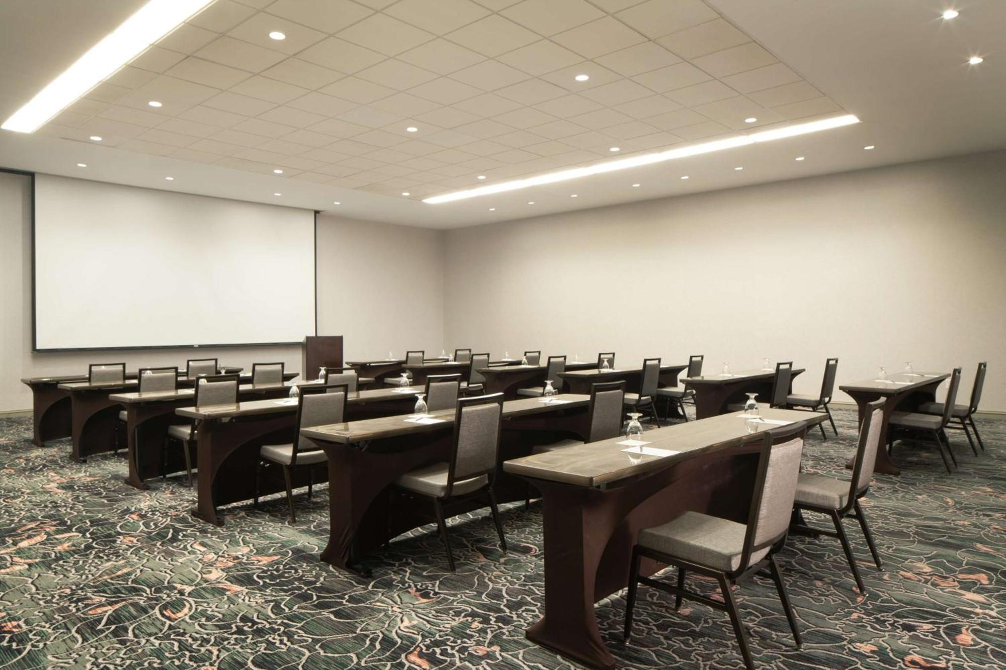 Hilton Atlanta/Marietta Hotel & Conference Center Exterior photo