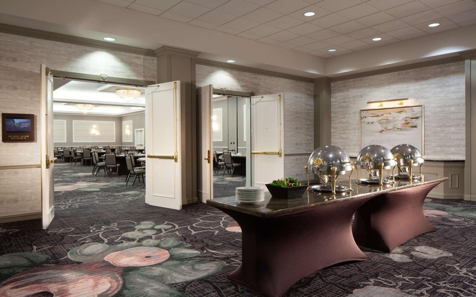 Hilton Atlanta/Marietta Hotel & Conference Center Exterior photo